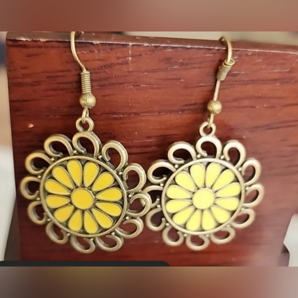 Bohemian Flower Disc Earrings Yellow Enamal 10$